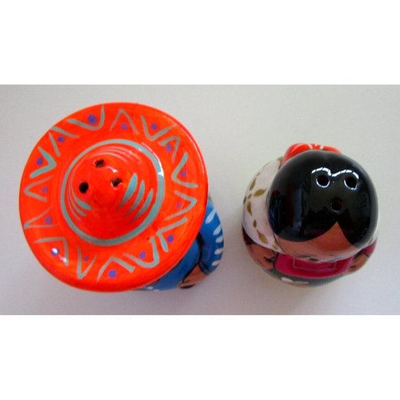 Mexican Hand Painted Talavera Pottery - Salt and Pepper Shakers Folk Couple - Picture 2 of 12